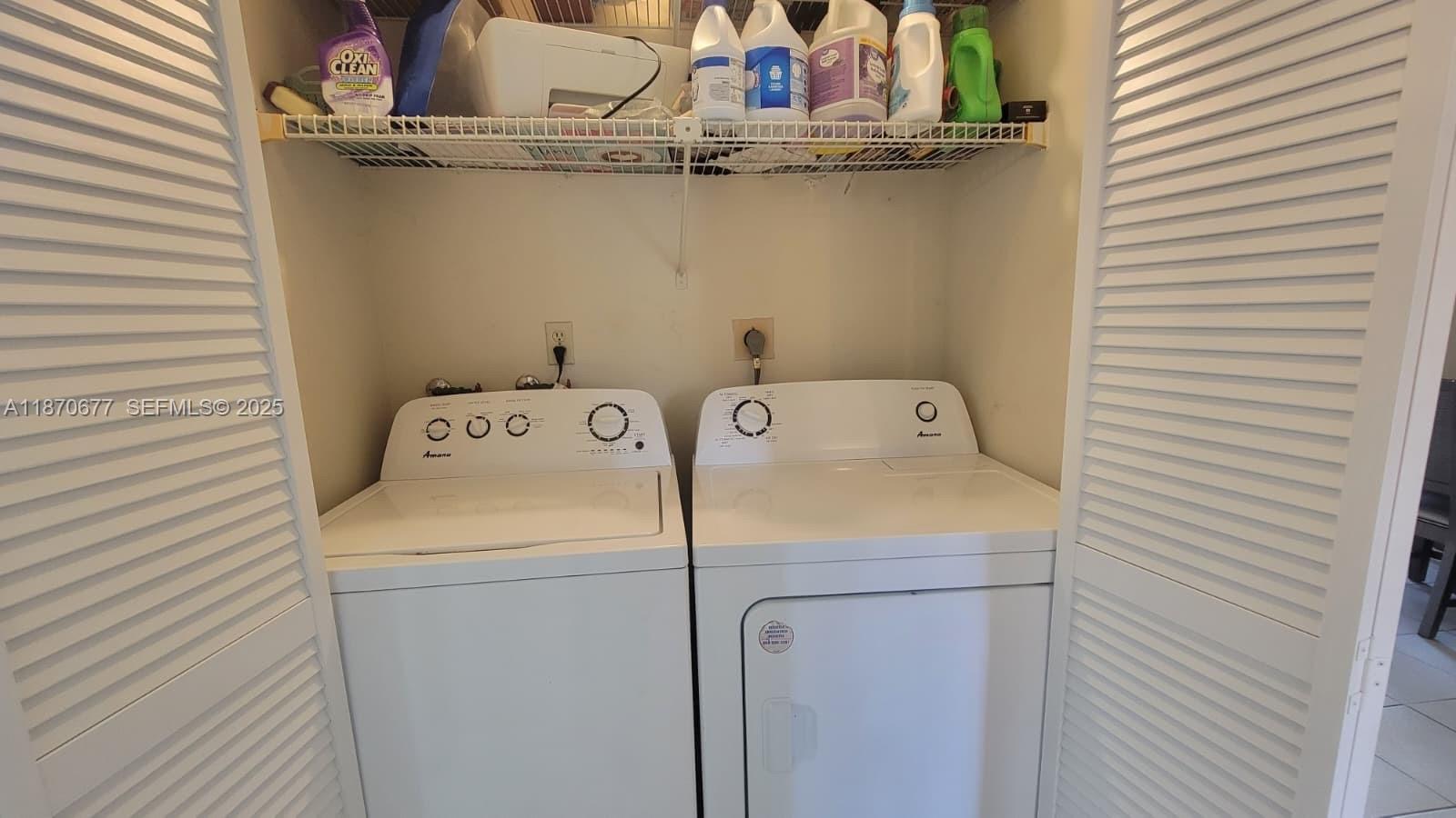 715 Banks Road Margate, FL 33063 - Photo 8 of 24 a utility room with dryer and washer