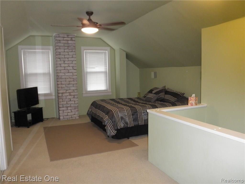 960 Cambridge Road Berkley, MI 48072 - Photo 20 of 30 Upper level Master, or use this spacious area for whatever purpose you choose!