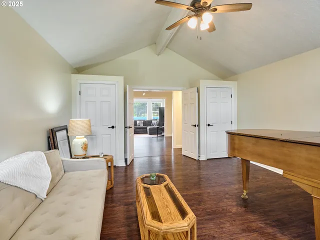 $519,000 | 28502 Highway 213, Molalla, OR 97038