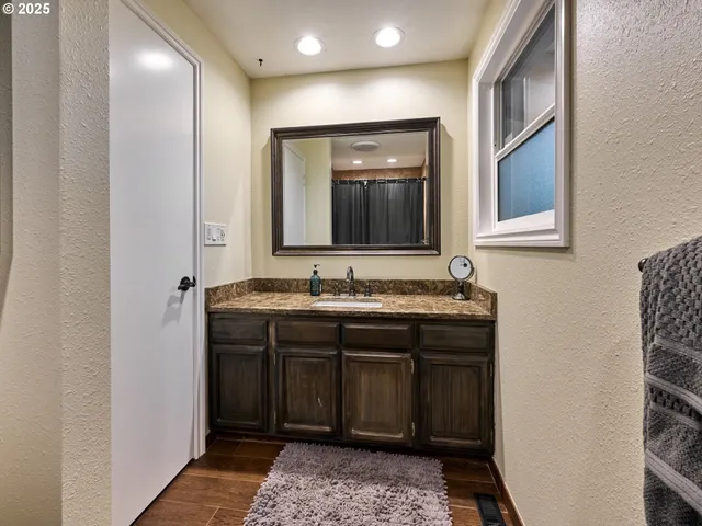 $519,000 | 28502 Highway 213, Molalla, OR 97038