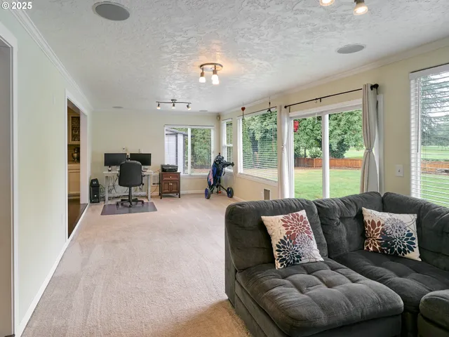 $519,000 | 28502 Highway 213, Molalla, OR 97038