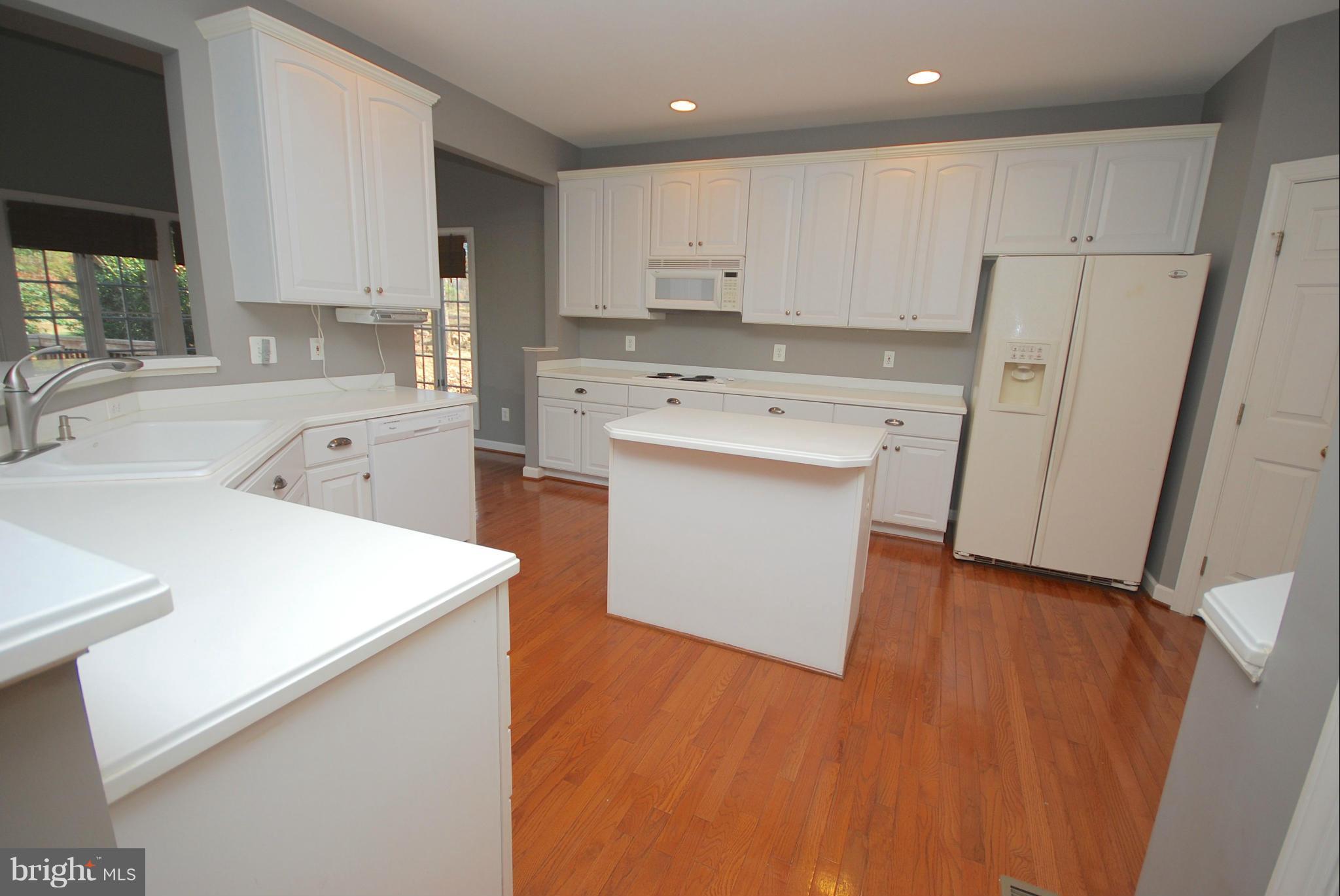 14420 Clubhouse Road Gainesville, VA 20155 - Photo 9 of 23 Kitchen