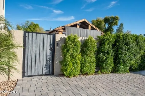 a view of a storage & utility room