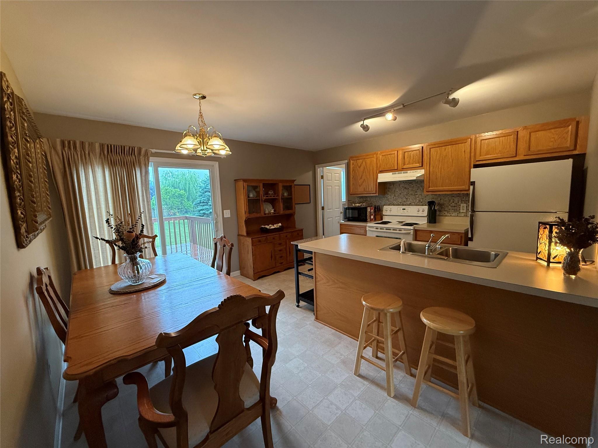 488 Windy Bluff Street Flushing, MI 48433 - Photo 11 of 31 IMG_2745.jpeg