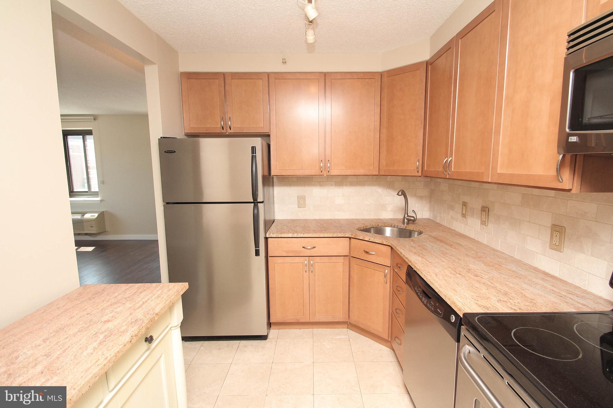 2201 Cherry Street, Unit 801 Philadelphia, PA 19103 - Photo 11 of 33