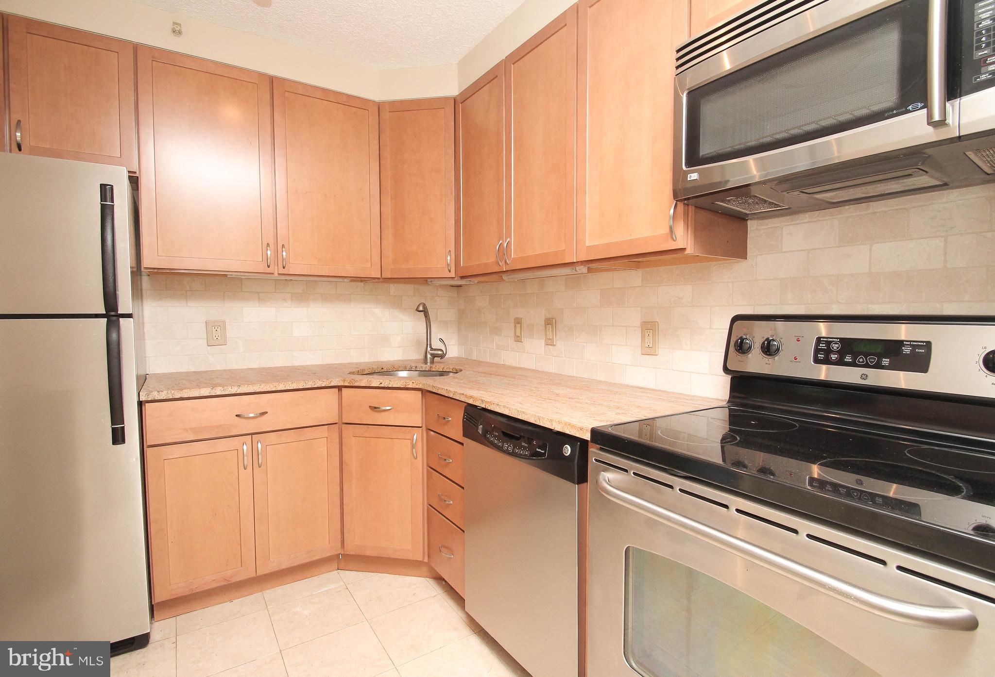 2201 Cherry Street, Unit 801 Philadelphia, PA 19103 - Photo 12 of 33