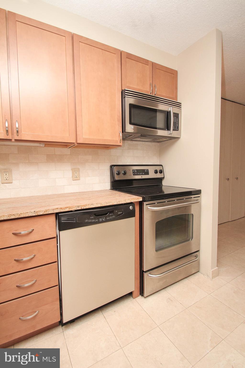 2201 Cherry Street, Unit 801 Philadelphia, PA 19103 - Photo 14 of 33