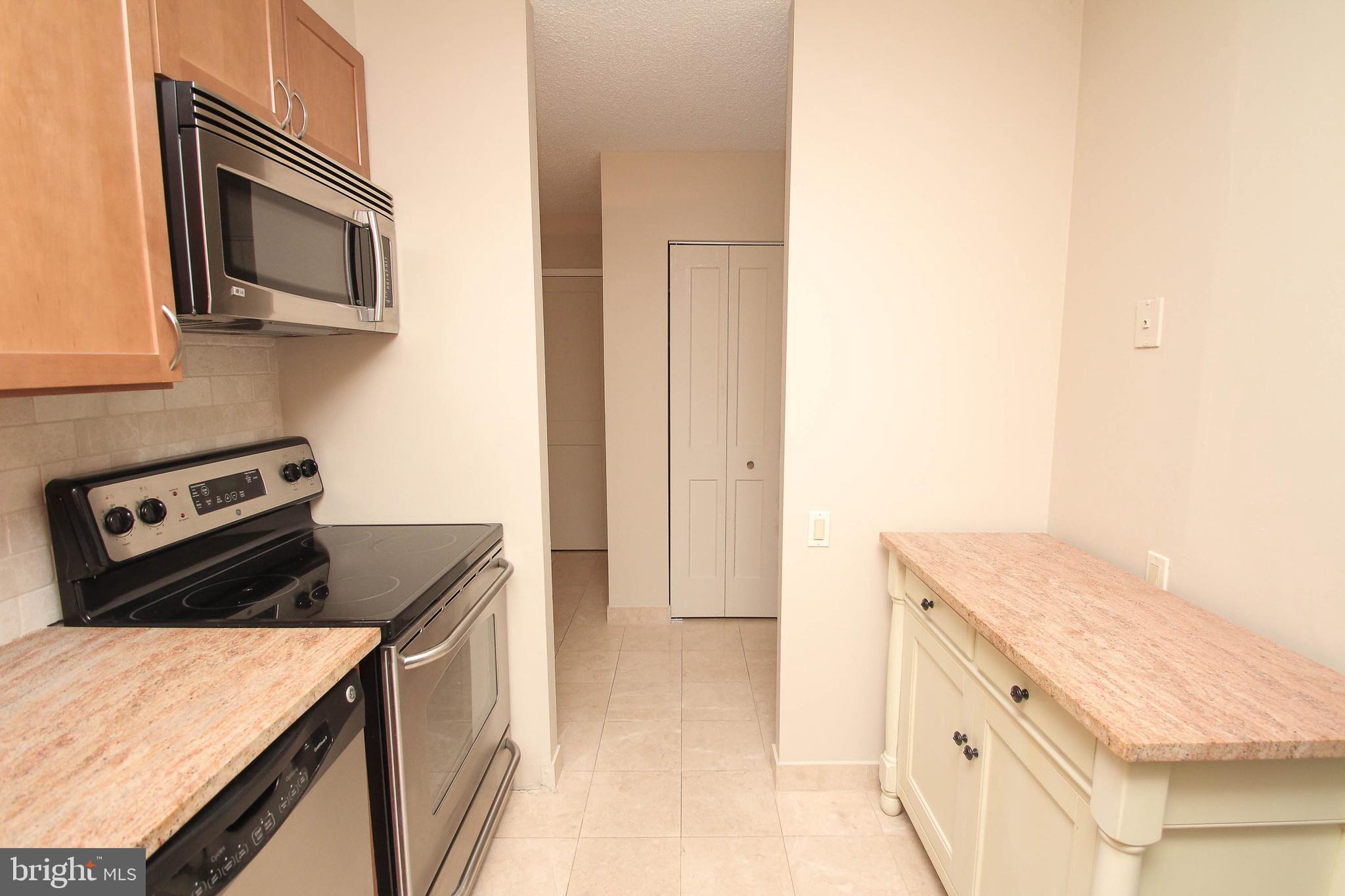 2201 Cherry Street, Unit 801 Philadelphia, PA 19103 - Photo 15 of 33