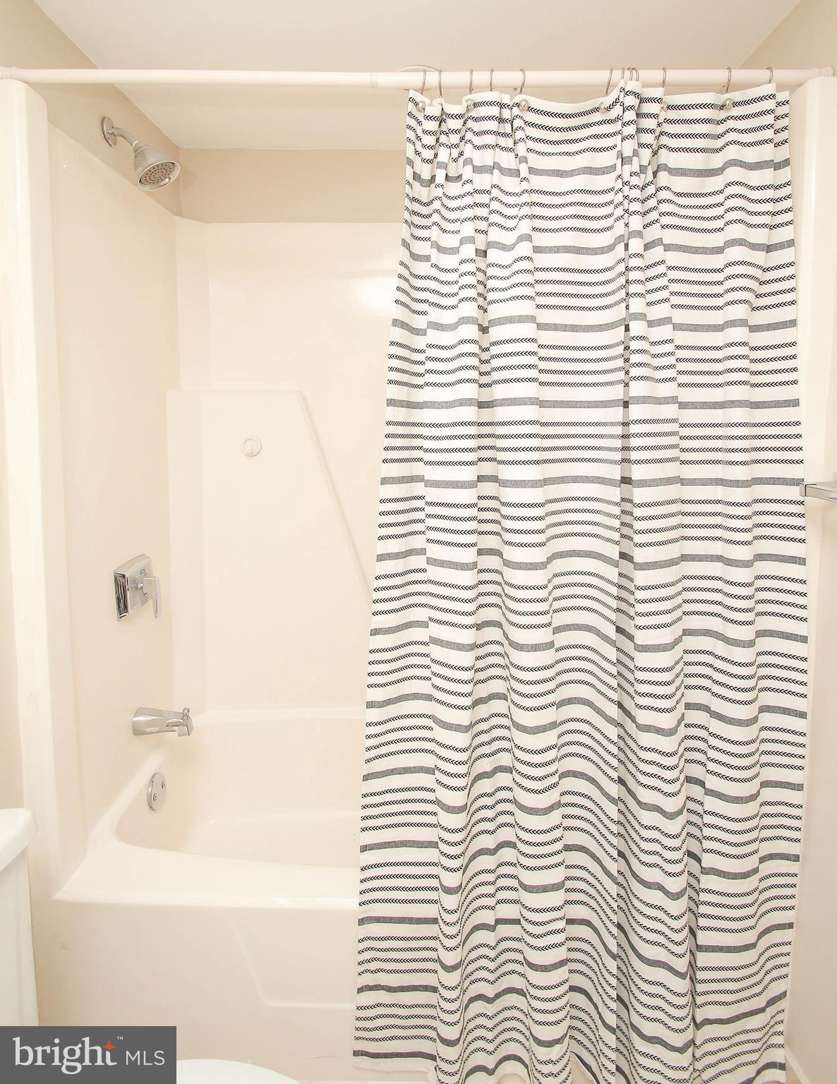 2201 Cherry Street, Unit 801 Philadelphia, PA 19103 - Photo 17 of 33