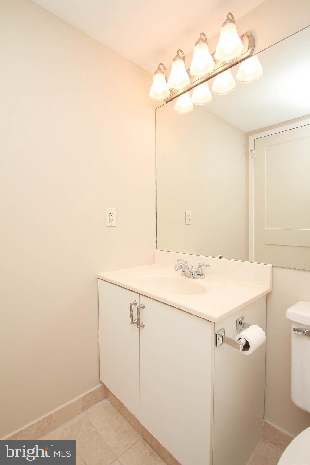 2201 Cherry Street, Unit 801 Philadelphia, PA 19103 - Photo 21 of 33