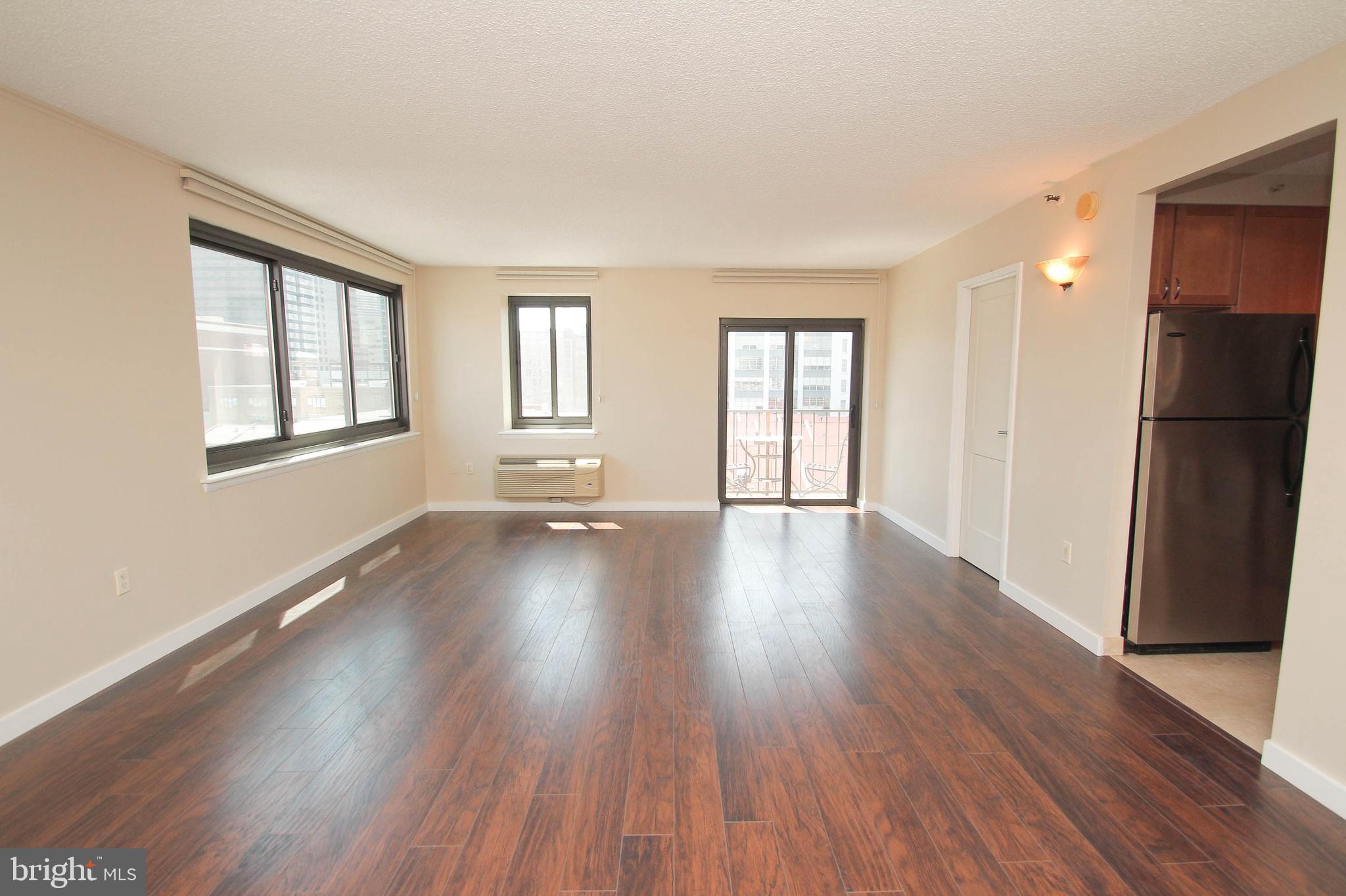2201 Cherry Street, Unit 801 Philadelphia, PA 19103 - Photo 4 of 33