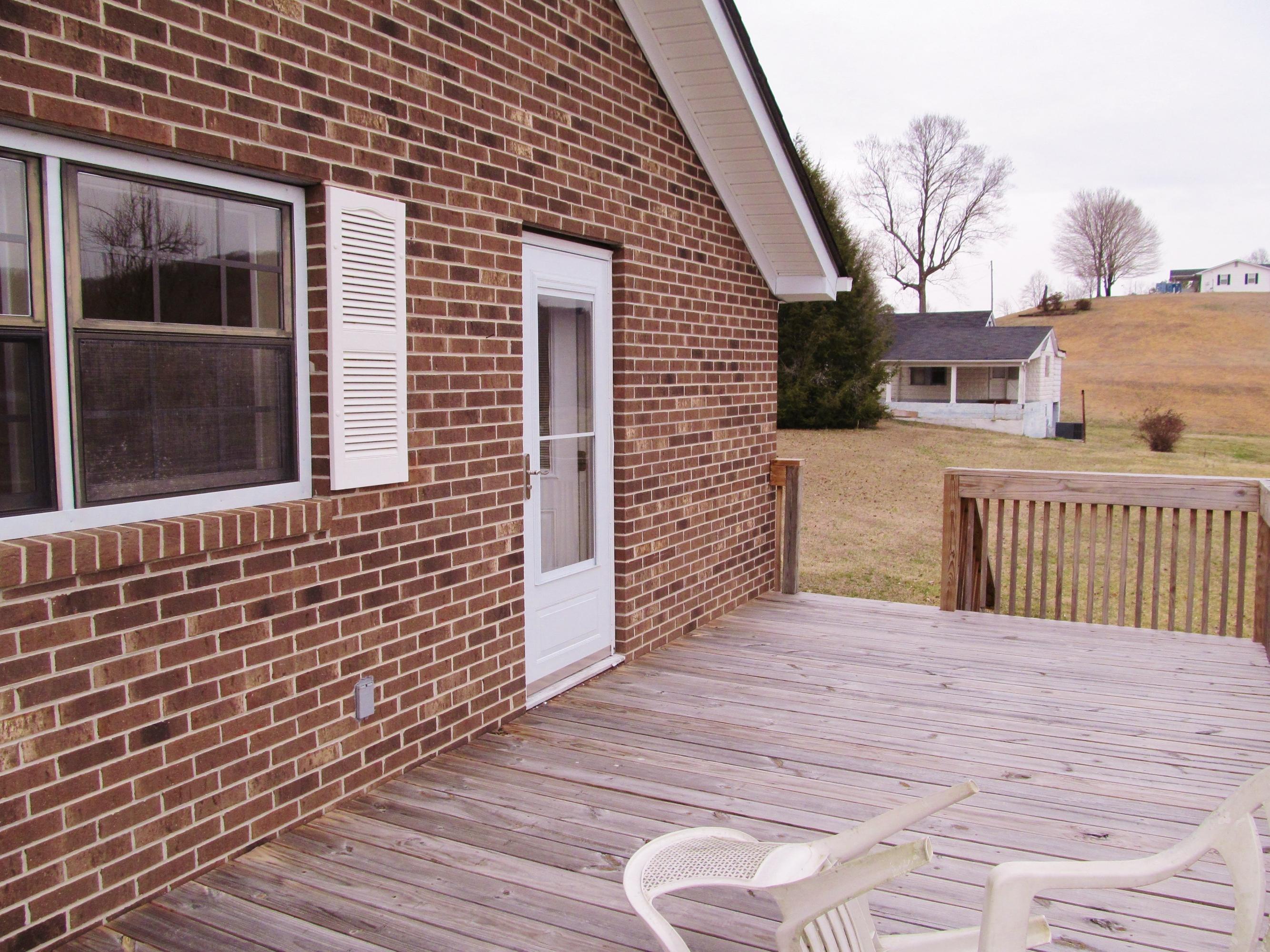 1180 Dutch Valley Road Clinton, TN 37716 - Photo 5 of 26 IMG_3021