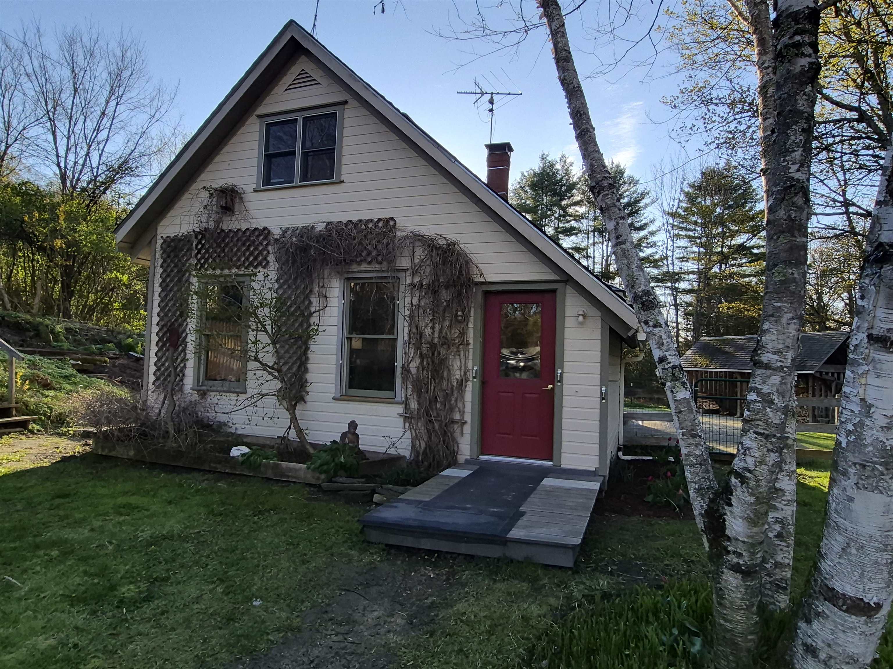 88 Falls Hill Road Tunbridge, VT 05077 - Photo 2 of 12