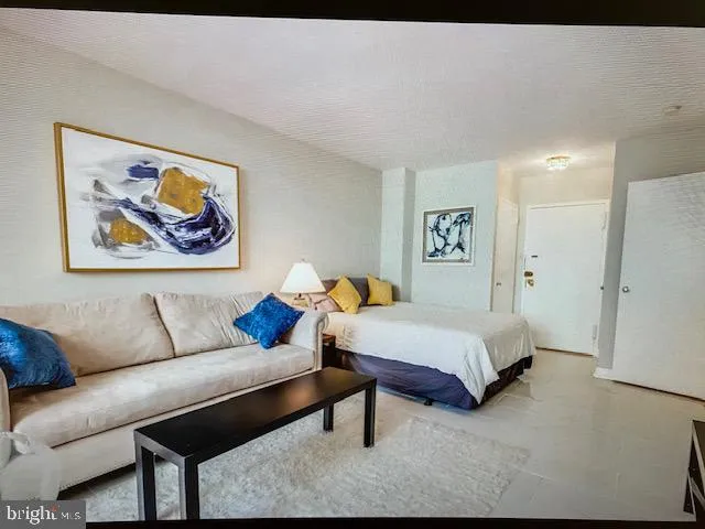 $1,800 | 1021 Arlington Boulevard, Unit 811, Arlington, VA 22209