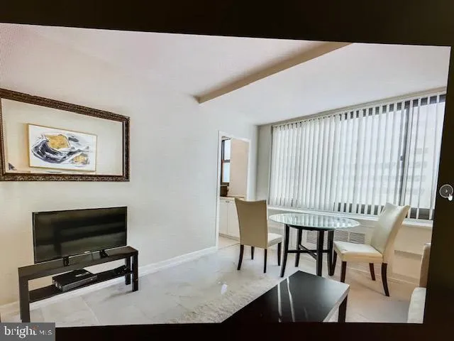 $1,800 | 1021 Arlington Boulevard, Unit 811, Arlington, VA 22209