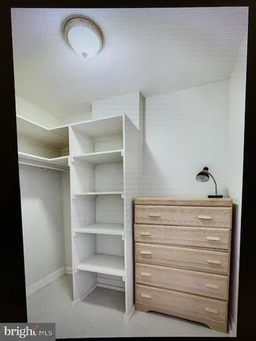 $1,800 | 1021 Arlington Boulevard, Unit 811, Arlington, VA 22209