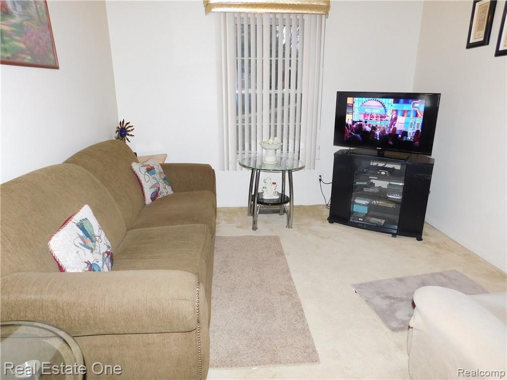 29656 Middlebelt Road, Unit 26 Farmington Hills, MI 48334 - Photo 21 of 39