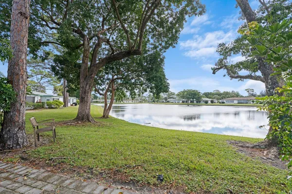 $2,150 | 5400 Poppy Place, Unit B, Delray Beach, FL 33484