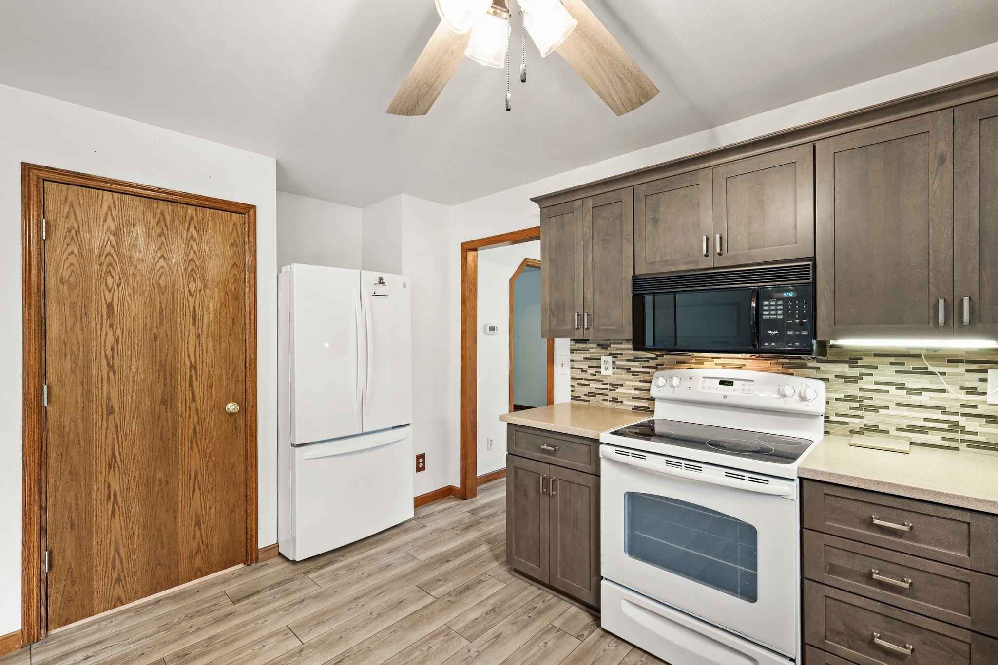 3702 Spring Hill Court Middleton, WI 53562 - Photo 13 of 51