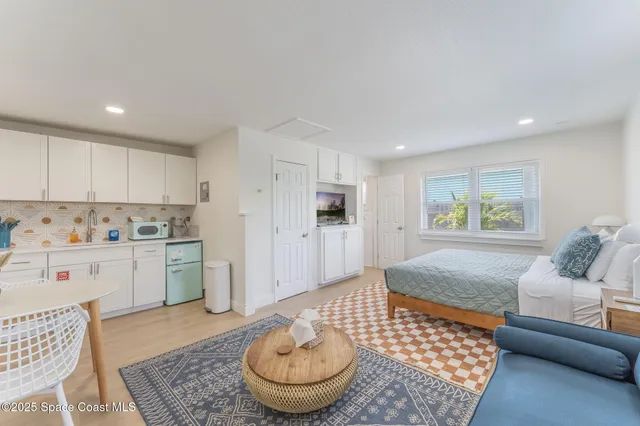 $1,795,000 | 402 South Orlando Avenue, Cocoa Beach, FL 32931