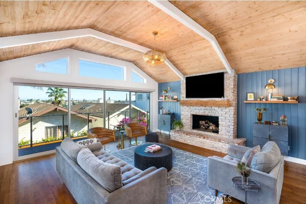 $1,800,000 | 1618 Carver Street, Redondo Beach, CA 90278