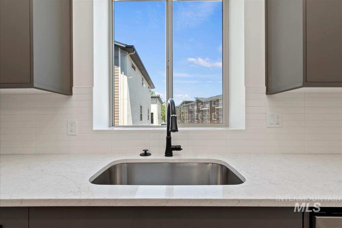 1705 South Rock View Lane Boise, ID 83705 - Photo 13 of 35