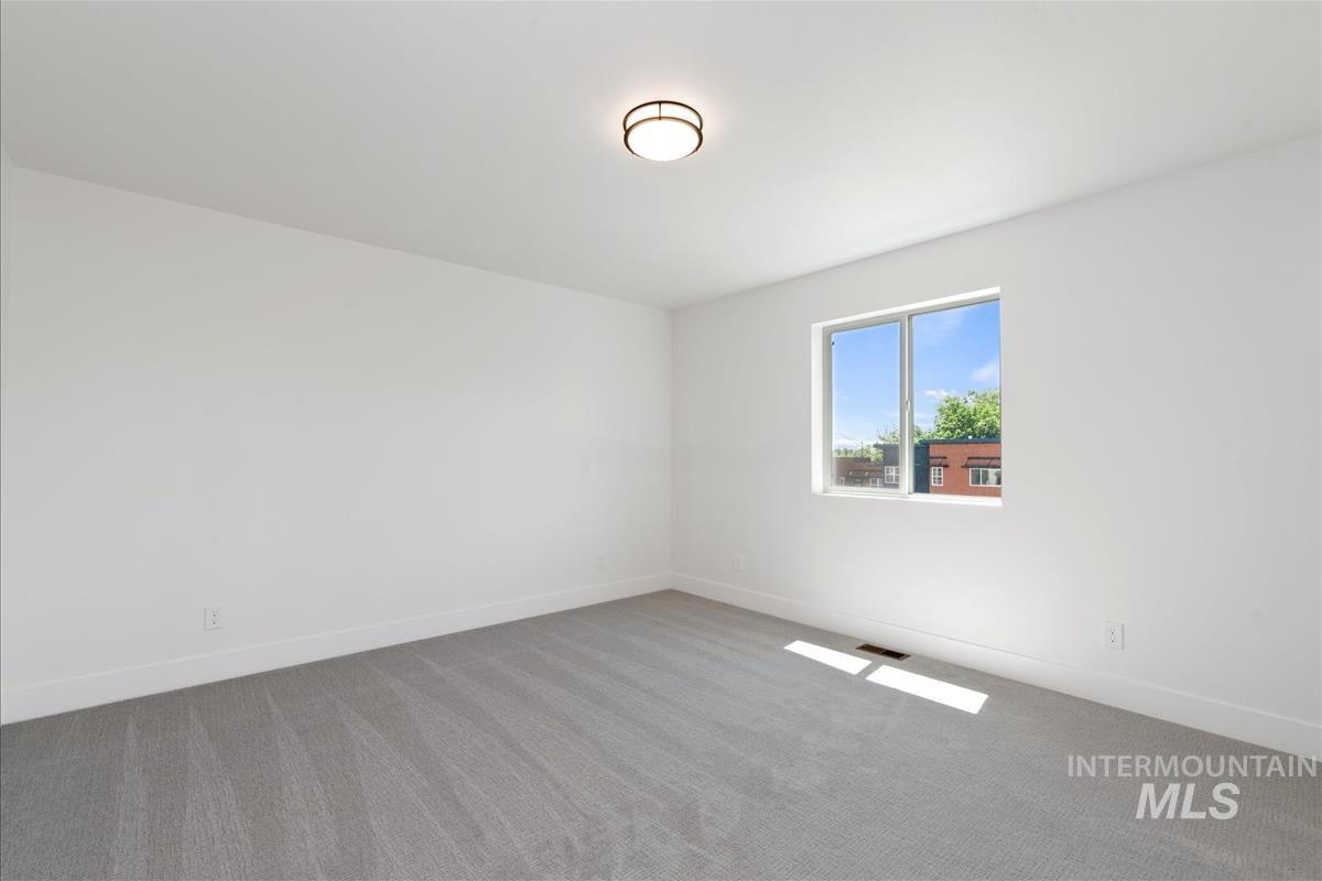 1705 South Rock View Lane Boise, ID 83705 - Photo 24 of 35