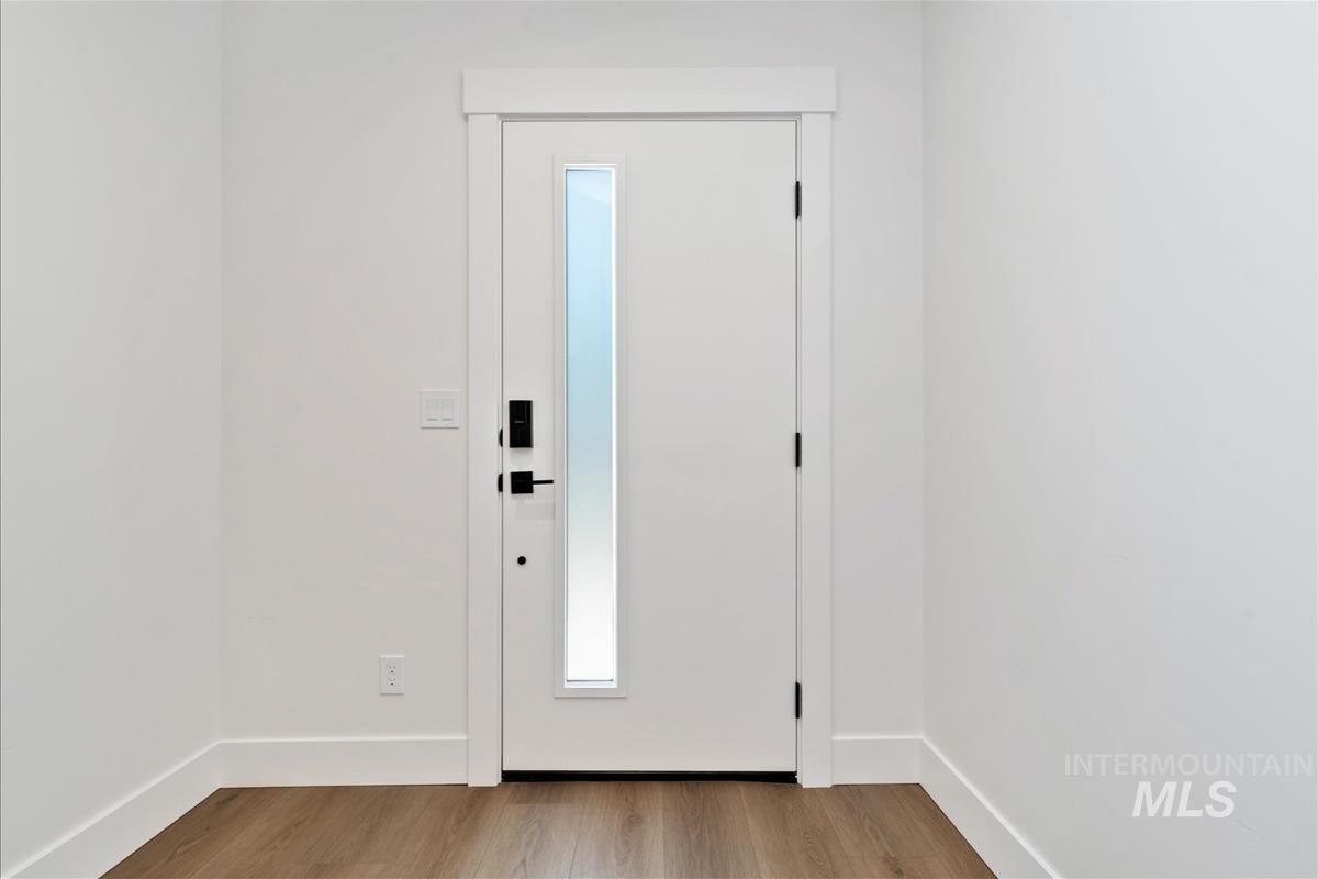 1705 South Rock View Lane Boise, ID 83705 - Photo 5 of 35