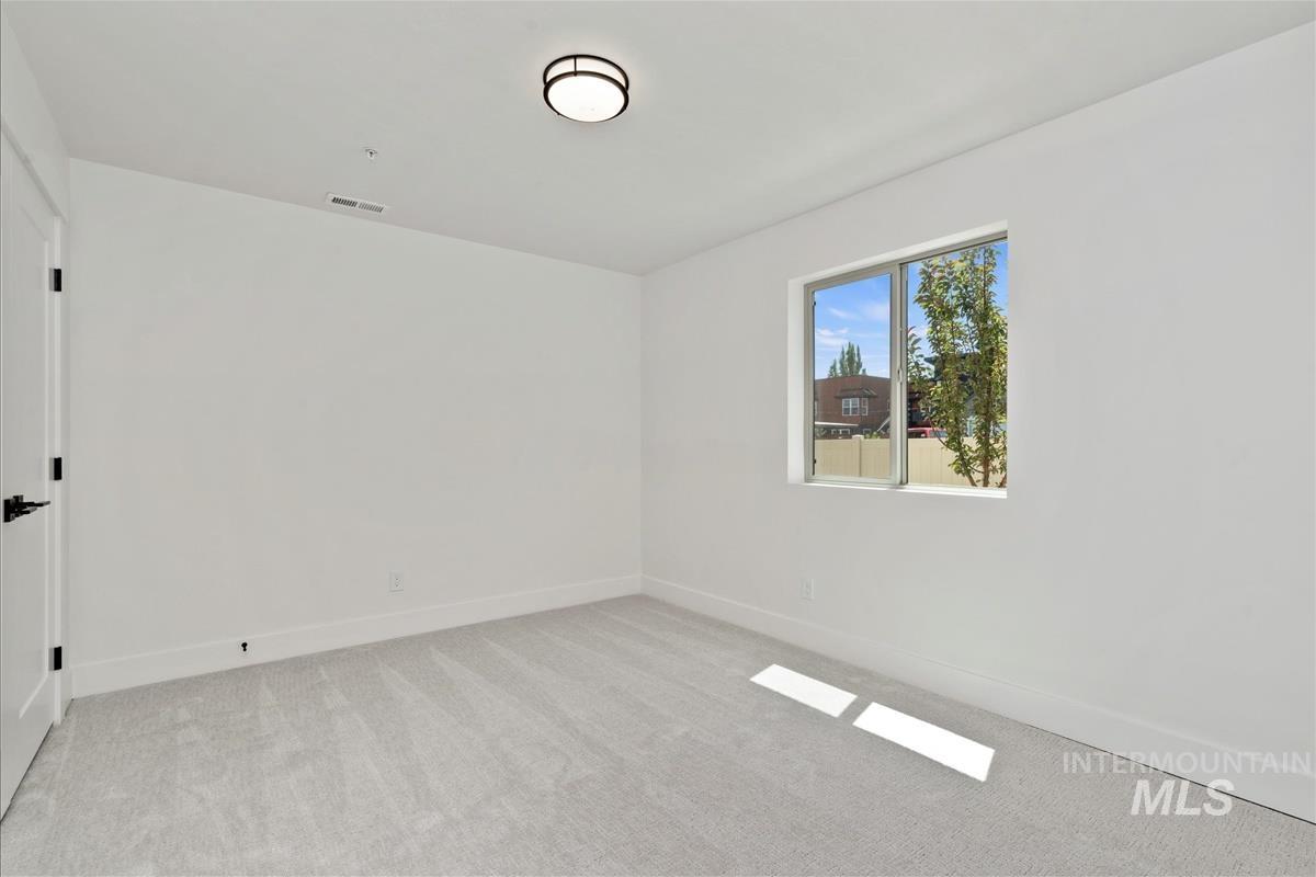 1705 South Rock View Lane Boise, ID 83705 - Photo 6 of 35