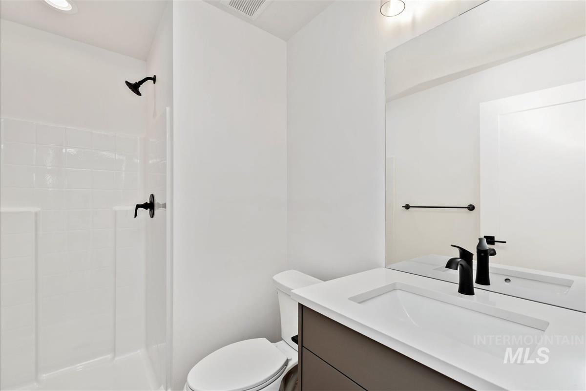 1705 South Rock View Lane Boise, ID 83705 - Photo 7 of 35