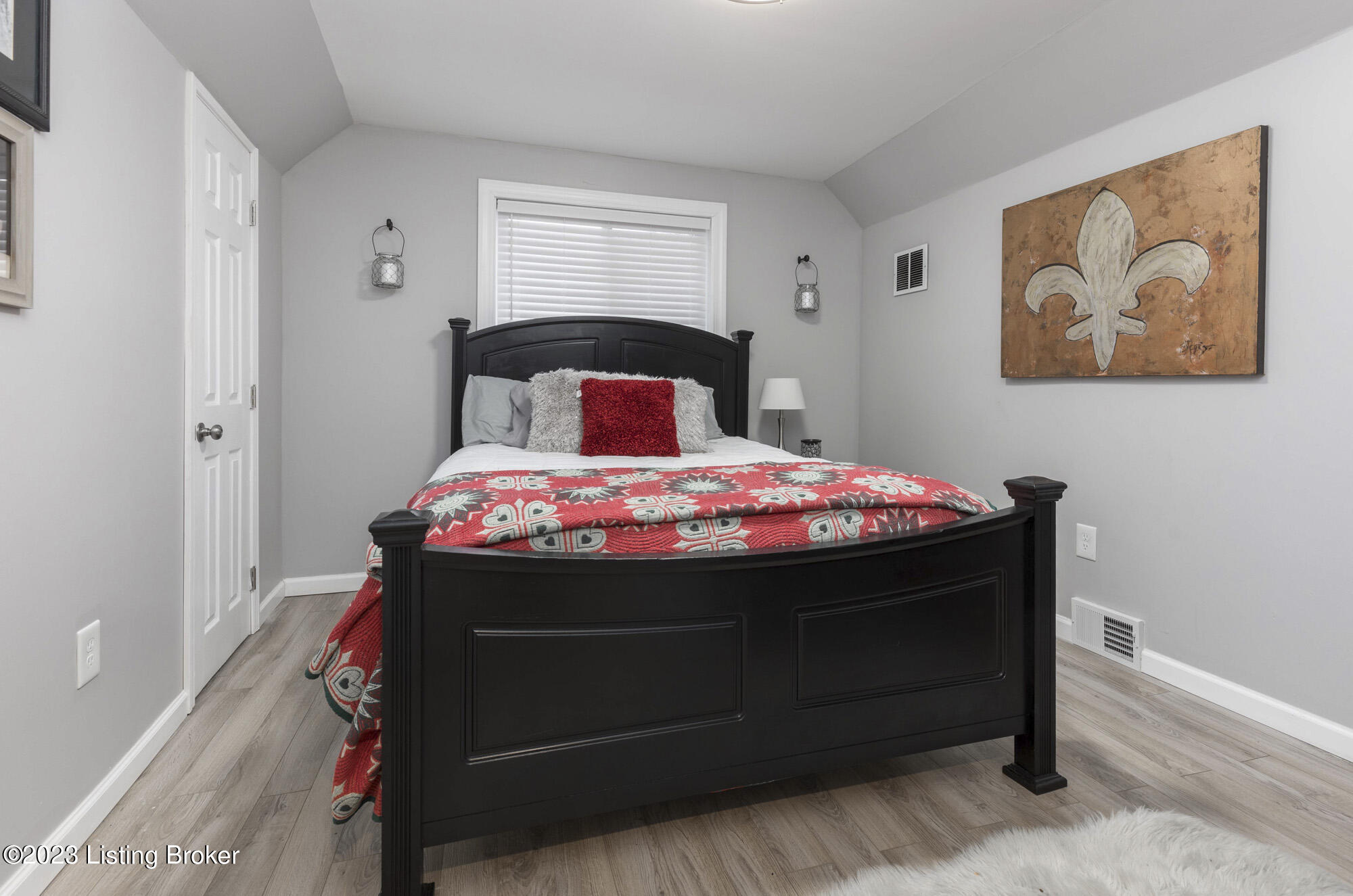 121 South Hampton Road Louisville, KY 40222 - Photo 26 of 46 Hampton027