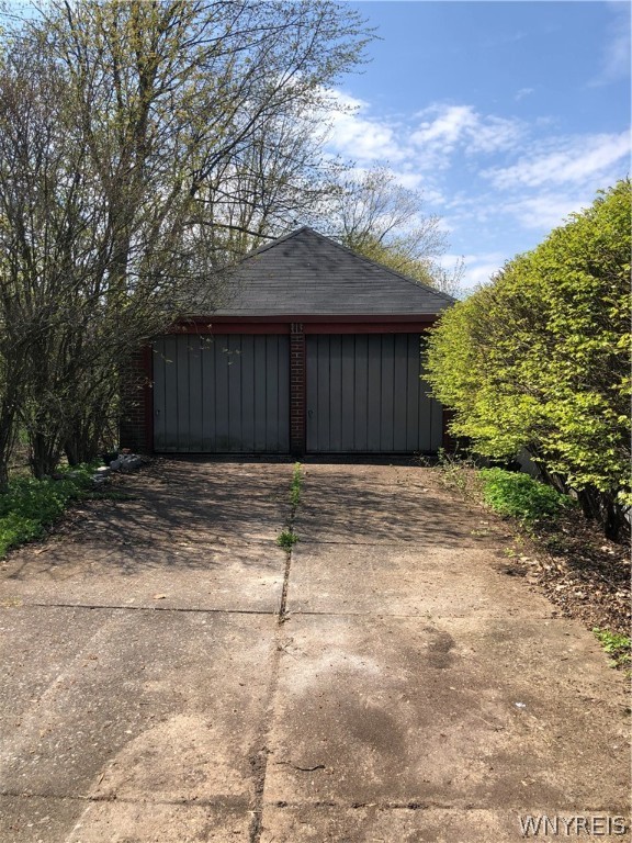 136 Huntley Road Buffalo, NY 14215 - Photo 2 of 3