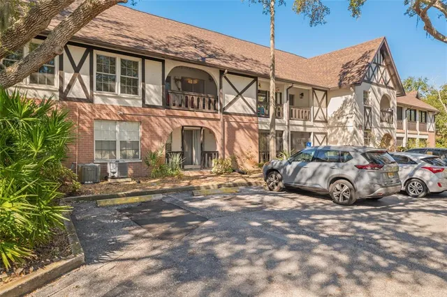 $1,800 | 230 North Bayshore Boulevard, Unit 106, Clearwater, FL 33759