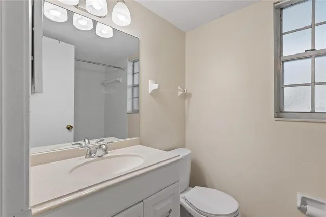 $1,800 | 230 North Bayshore Boulevard, Unit 106, Clearwater, FL 33759