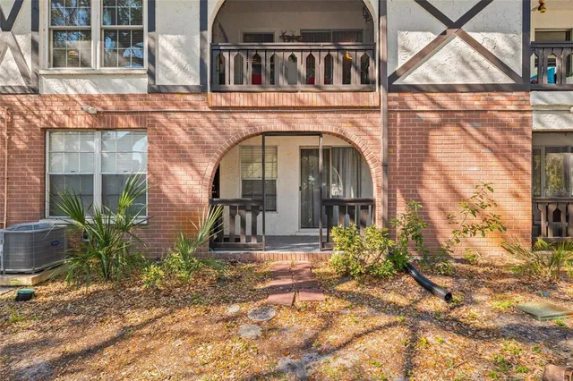 $1,800 | 230 North Bayshore Boulevard, Unit 106, Clearwater, FL 33759