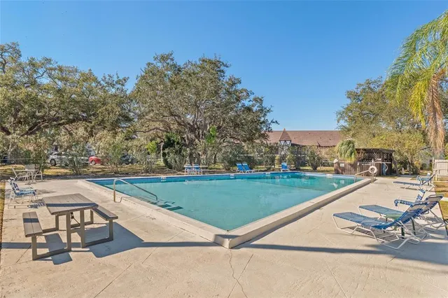 $1,800 | 230 North Bayshore Boulevard, Unit 106, Clearwater, FL 33759