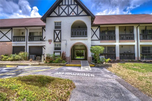 $1,800 | 230 North Bayshore Boulevard, Unit 106, Clearwater, FL 33759