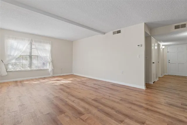 $1,800 | 230 North Bayshore Boulevard, Unit 106, Clearwater, FL 33759