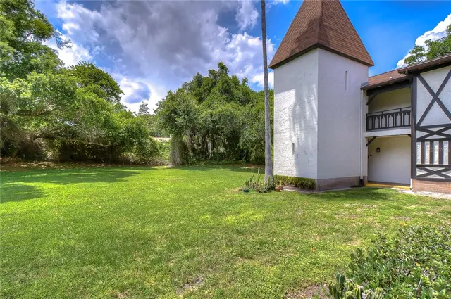 $1,800 | 230 North Bayshore Boulevard, Unit 106, Clearwater, FL 33759