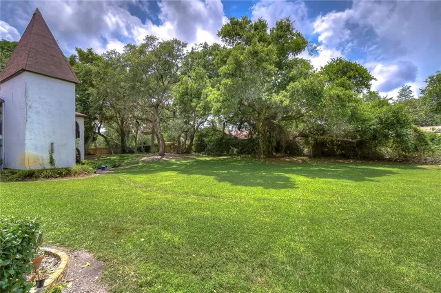 $1,800 | 230 North Bayshore Boulevard, Unit 106, Clearwater, FL 33759