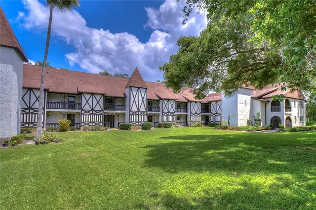 $1,800 | 230 North Bayshore Boulevard, Unit 106, Clearwater, FL 33759