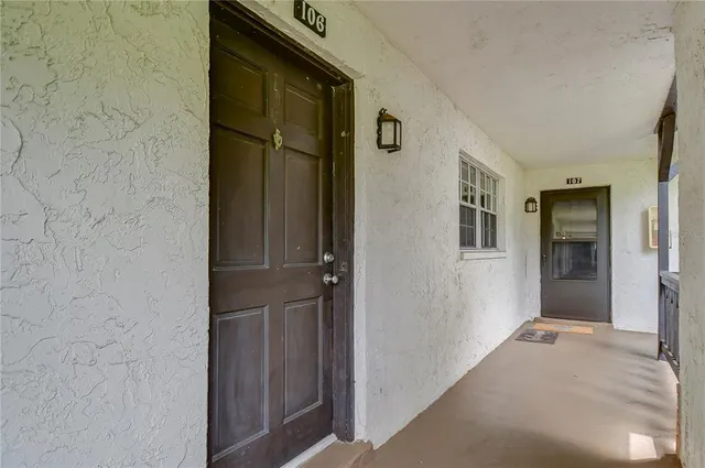 $1,800 | 230 North Bayshore Boulevard, Unit 106, Clearwater, FL 33759