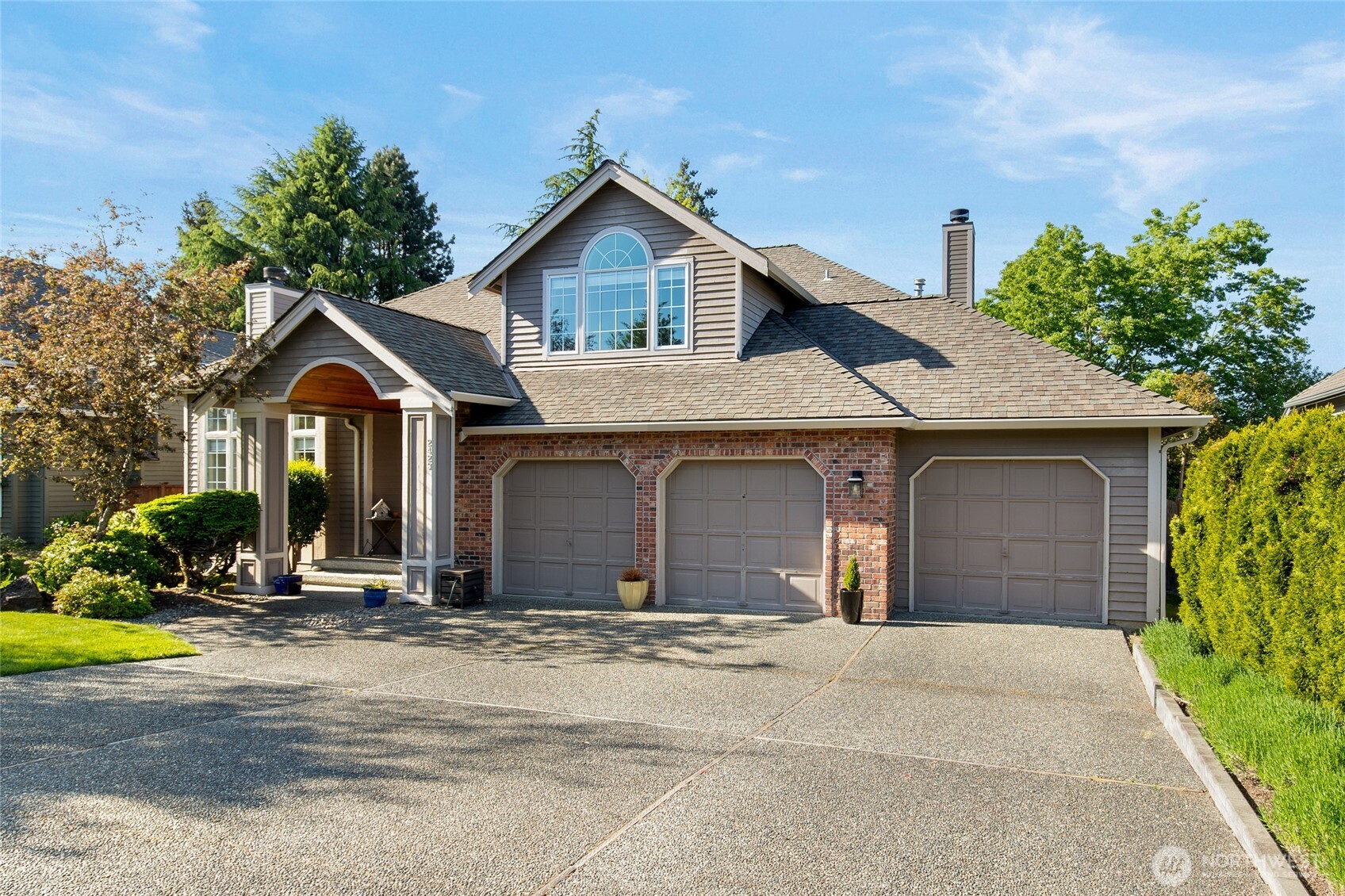 2423 240th Street Southeast Bothell, WA 98021 - Photo 2 of 40
