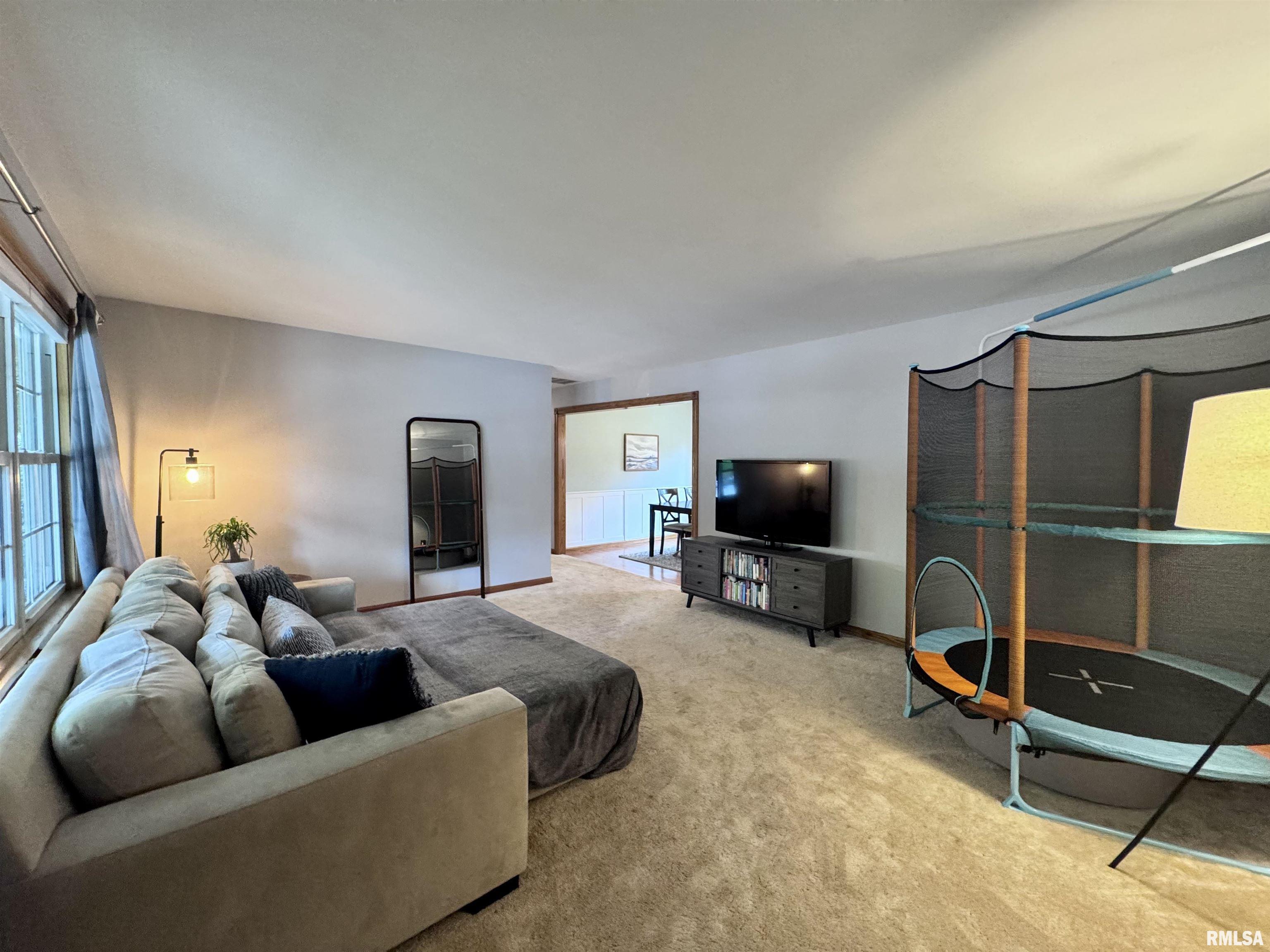 158 Penny Lane Macomb, IL 61455 - Photo 3 of 28