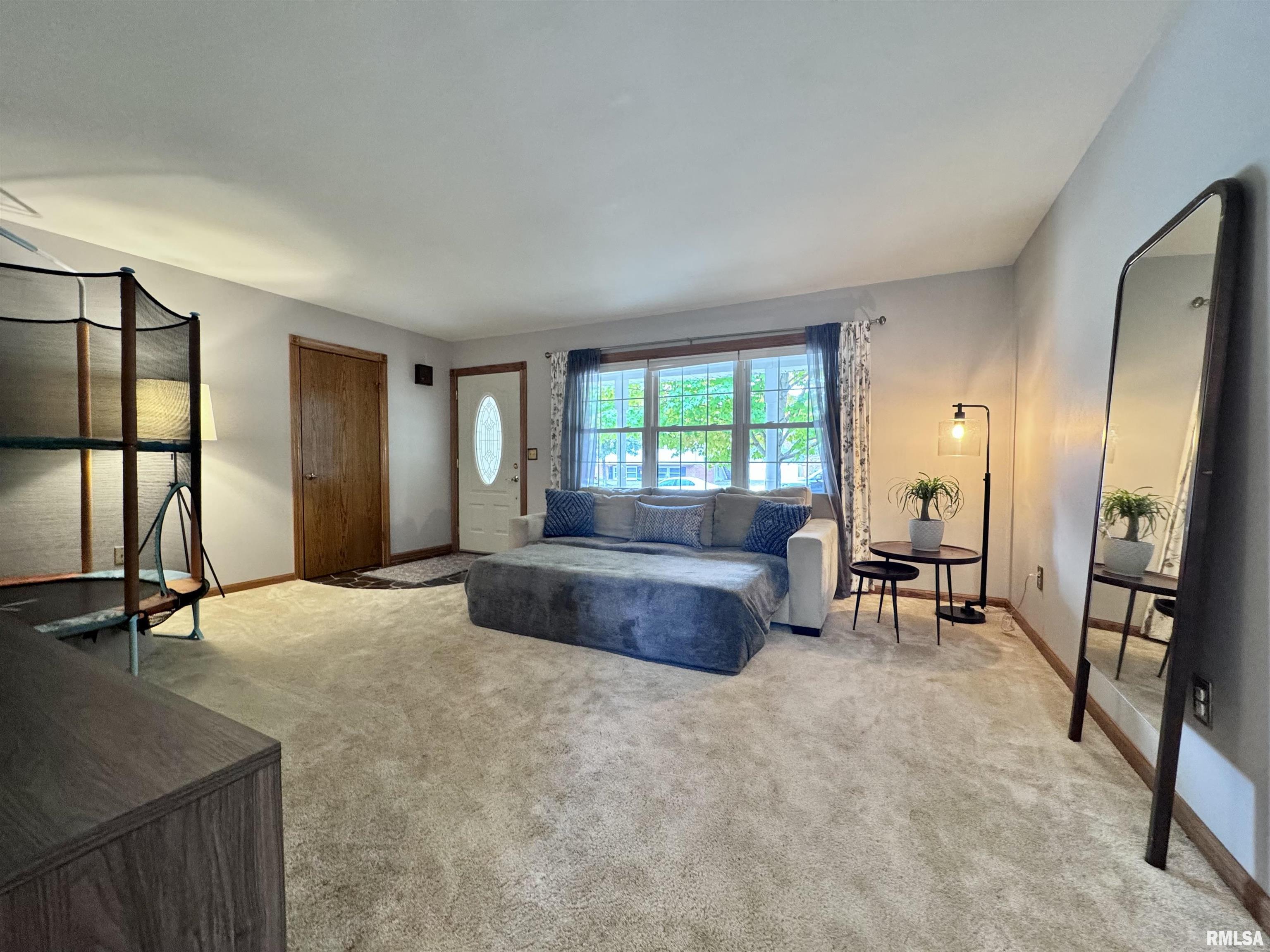 158 Penny Lane Macomb, IL 61455 - Photo 5 of 28