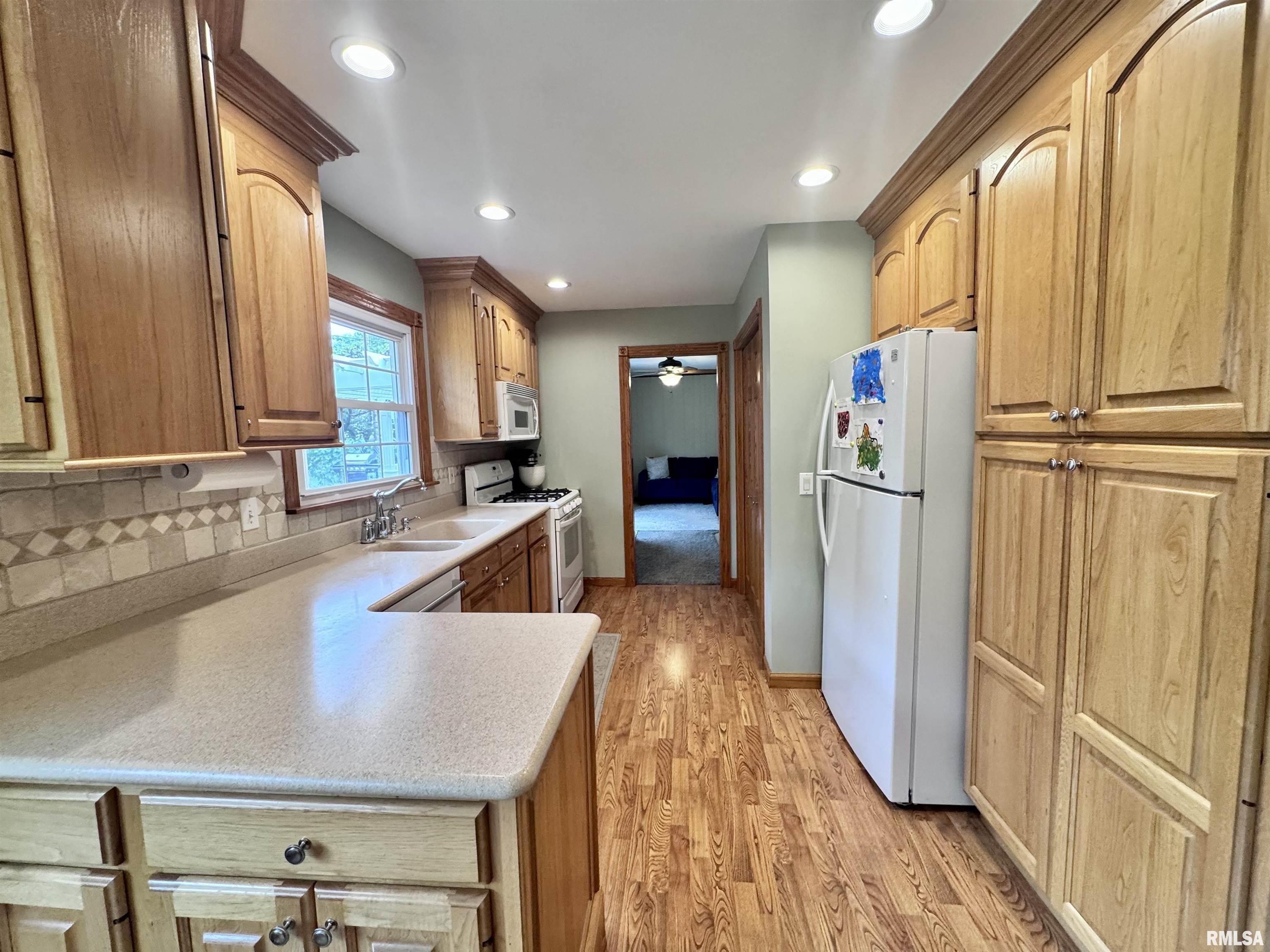 158 Penny Lane Macomb, IL 61455 - Photo 8 of 28