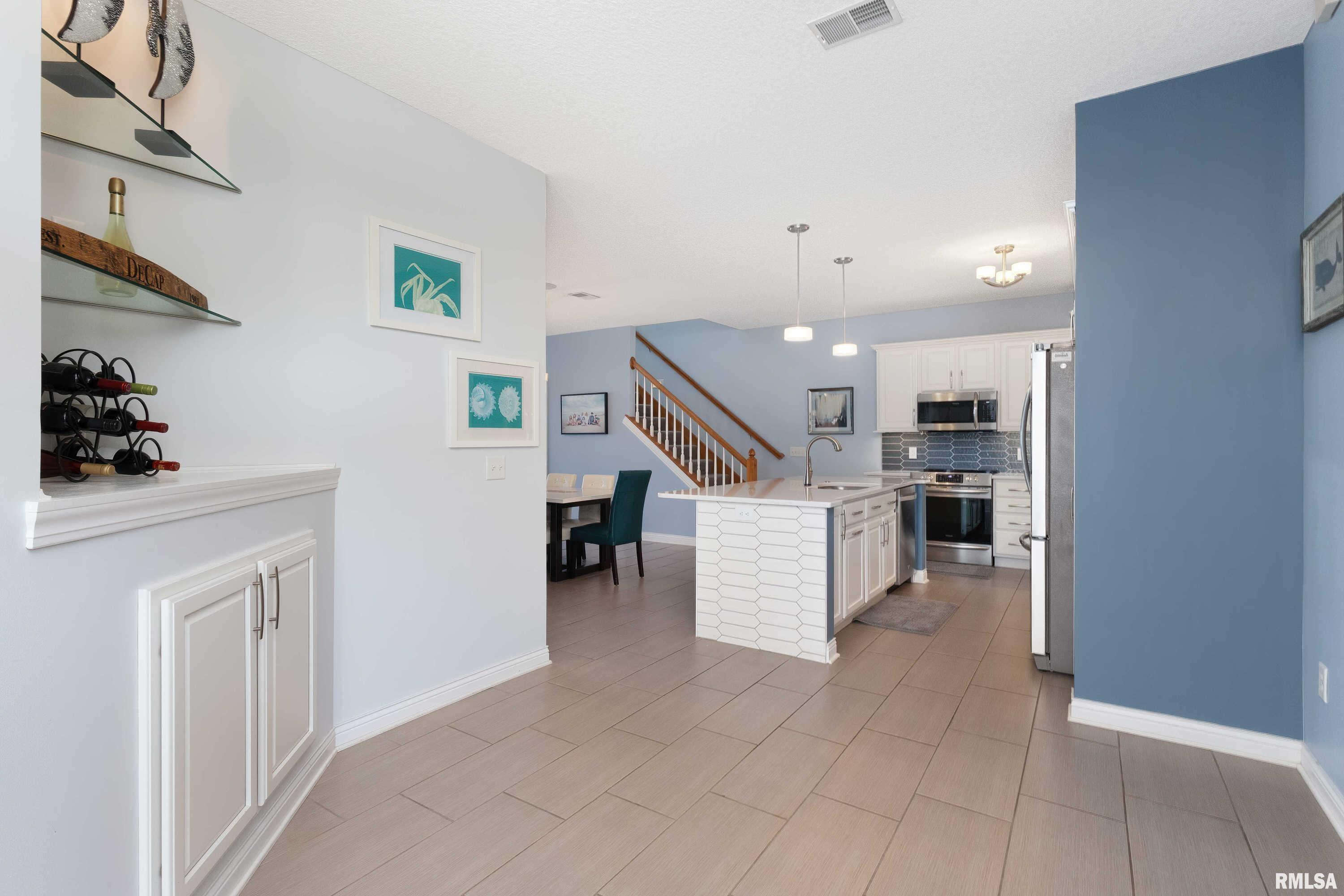 23 Villa Drive Hampton, IL 61256 - Photo 5 of 49