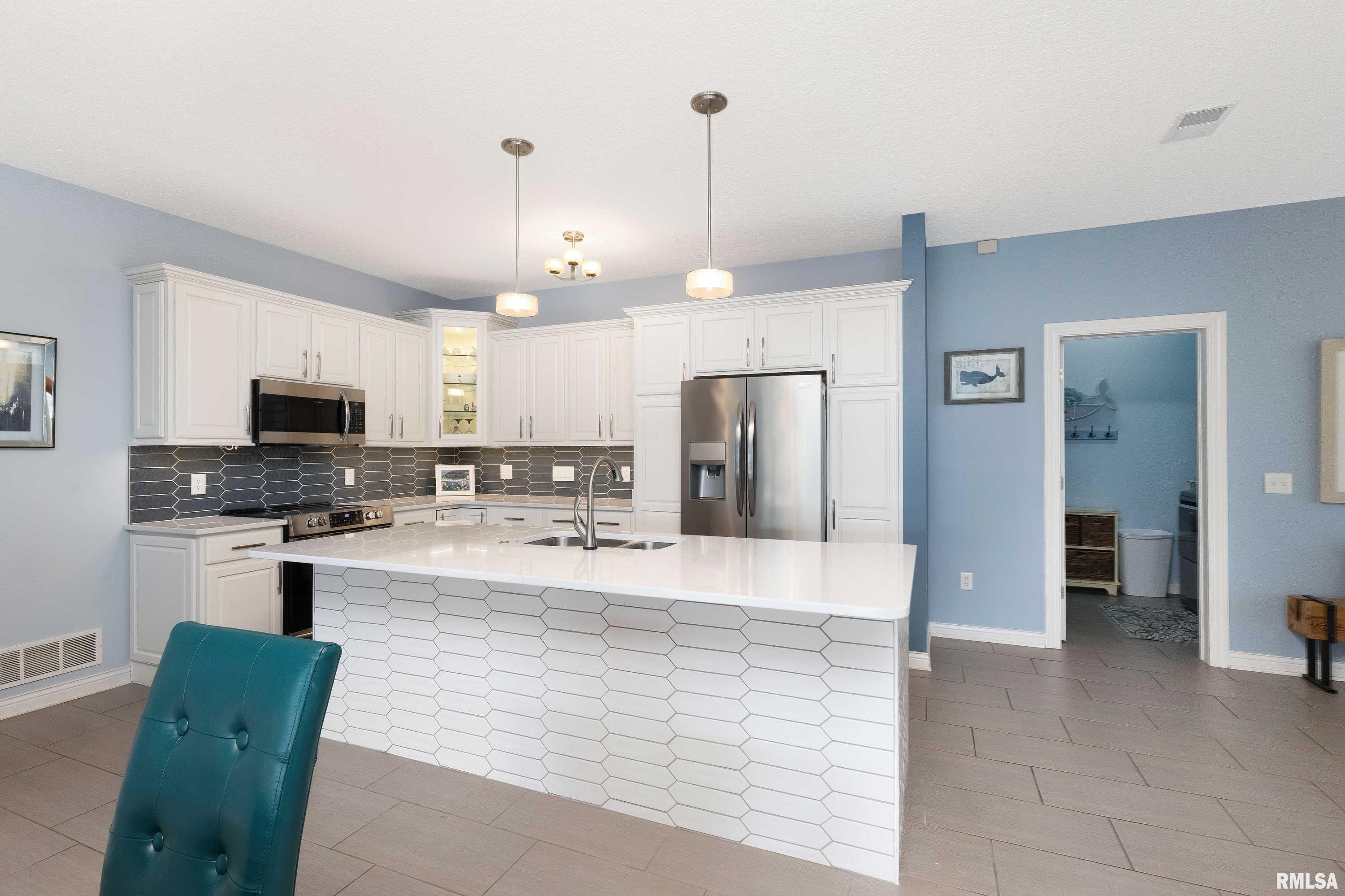 23 Villa Drive Hampton, IL 61256 - Photo 7 of 49