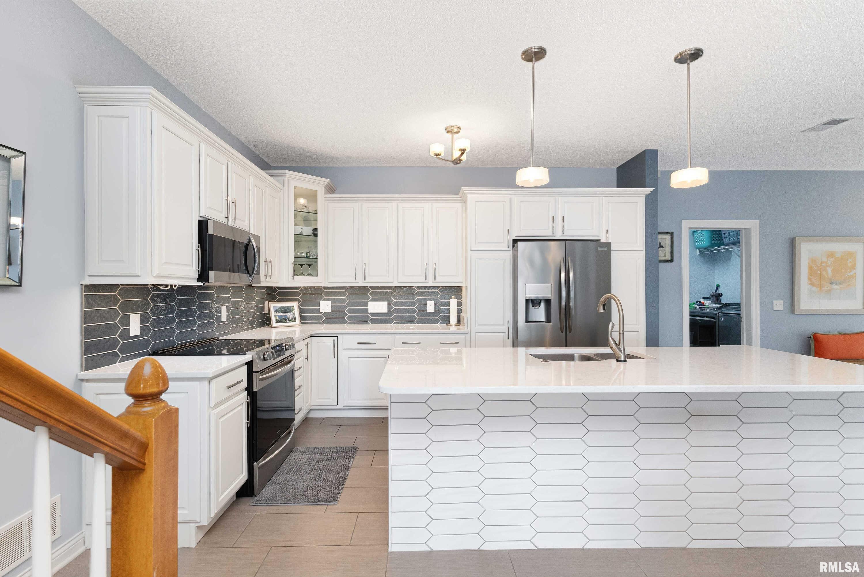 23 Villa Drive Hampton, IL 61256 - Photo 8 of 49