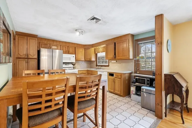 $899,900 | 1 Alden Avenue, Stoneham, MA 02180